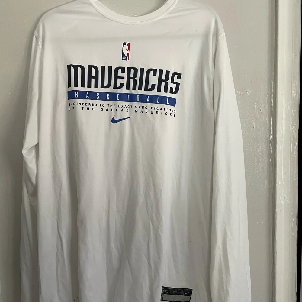 Nike Dallas Mavericks White Long Sleeve Tee - Picture 4 of 6